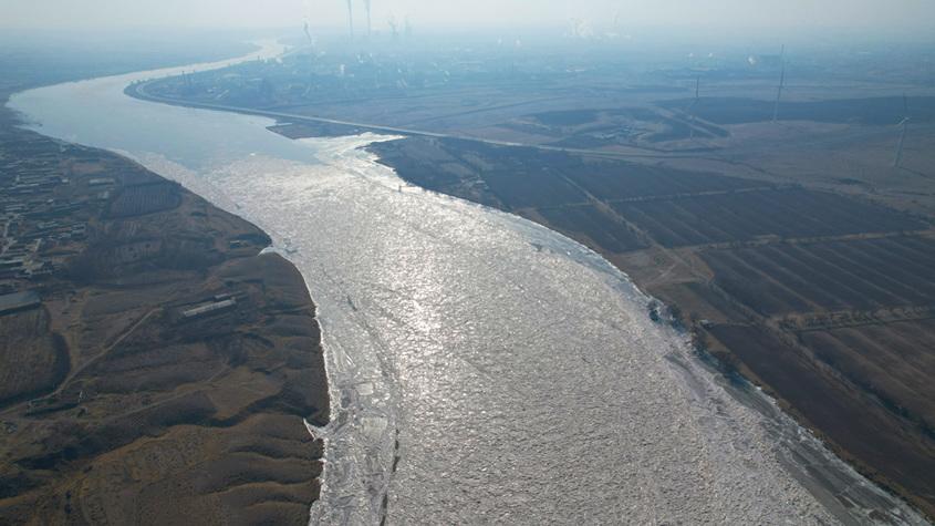 黃河寧夏段現(xiàn)河道冰封