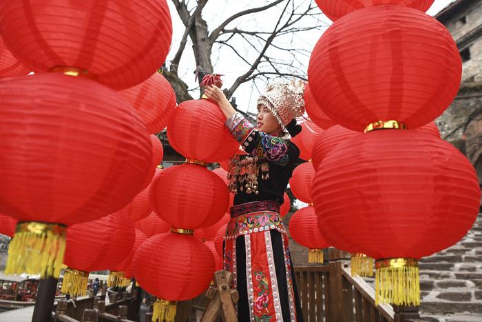 鳳凰古城年味濃