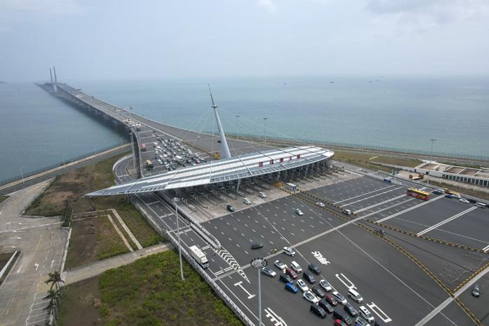 港珠澳大橋出入境車輛突破1000萬輛次